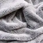 Le confort ultime : le sweat long plaid pour des journées cocooning