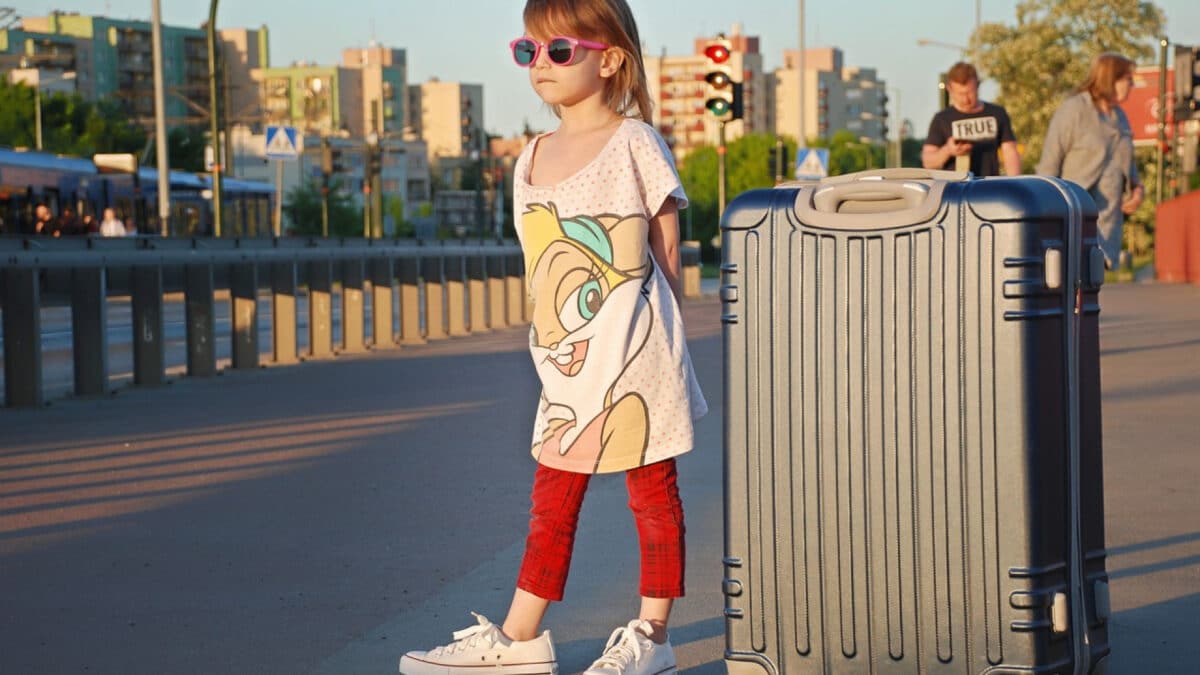 Soleil et enfants : pourquoi les lunettes de protection sont essentielles ?